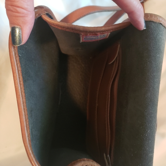 Vintage Dooney & Bourke small all leather black handbag. - Picture 3 of 4